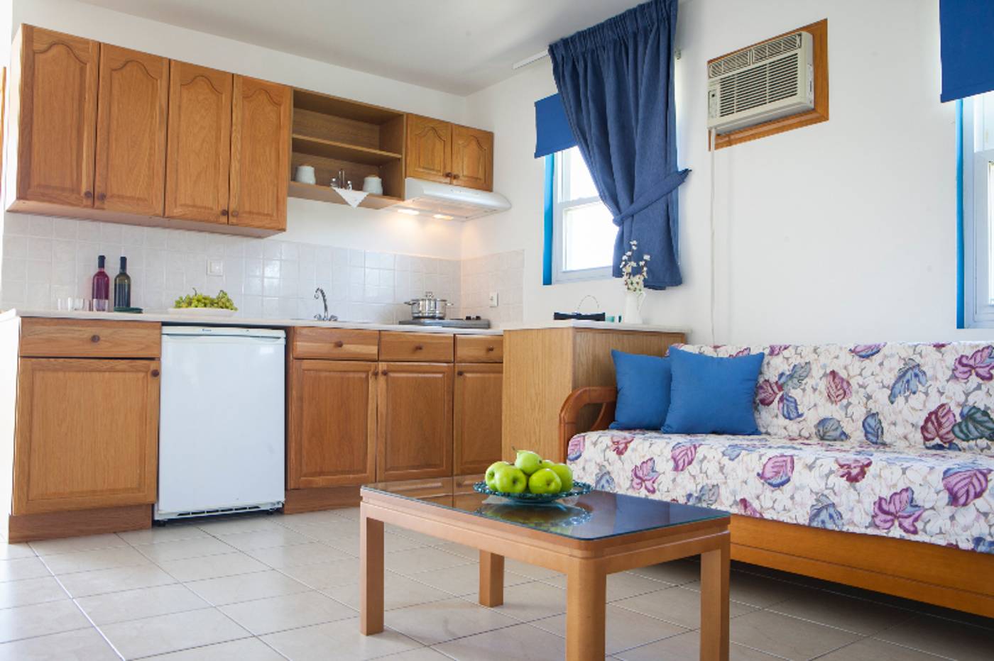 Zest---Xi-Beach-Room-47