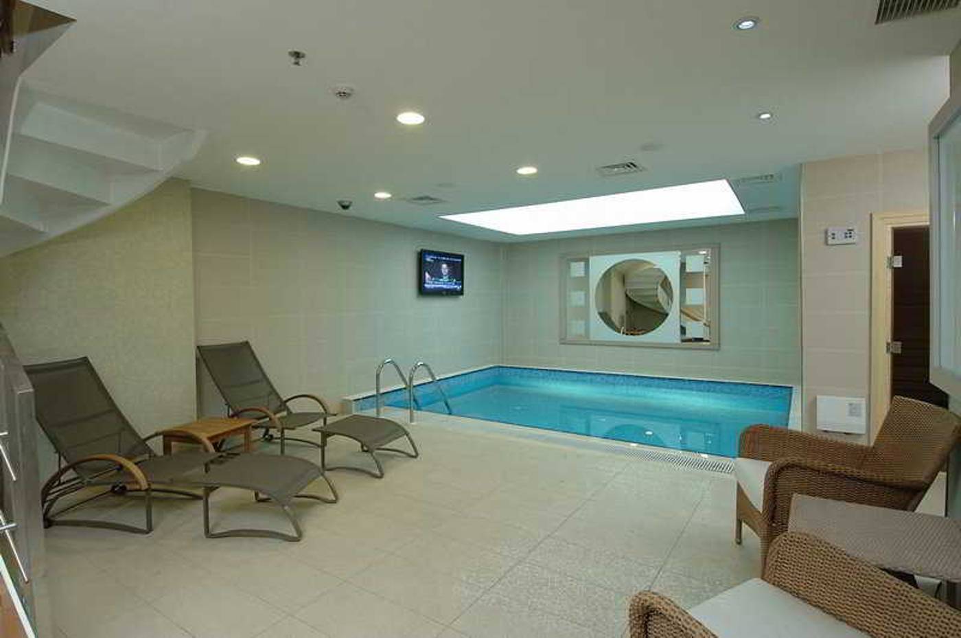 Eresin-Taxim-Premier-Pool-28