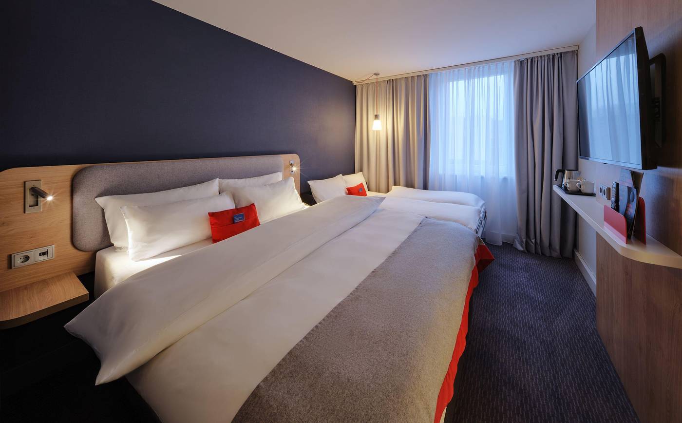 Holiday-Inn-Express-Berlin-City-Centre-Room-20