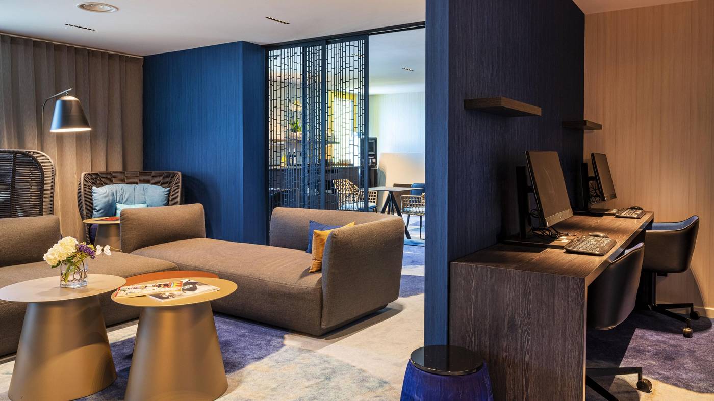 Crowne-Plaza-Nice-Grand-Arenas-Lobby-49