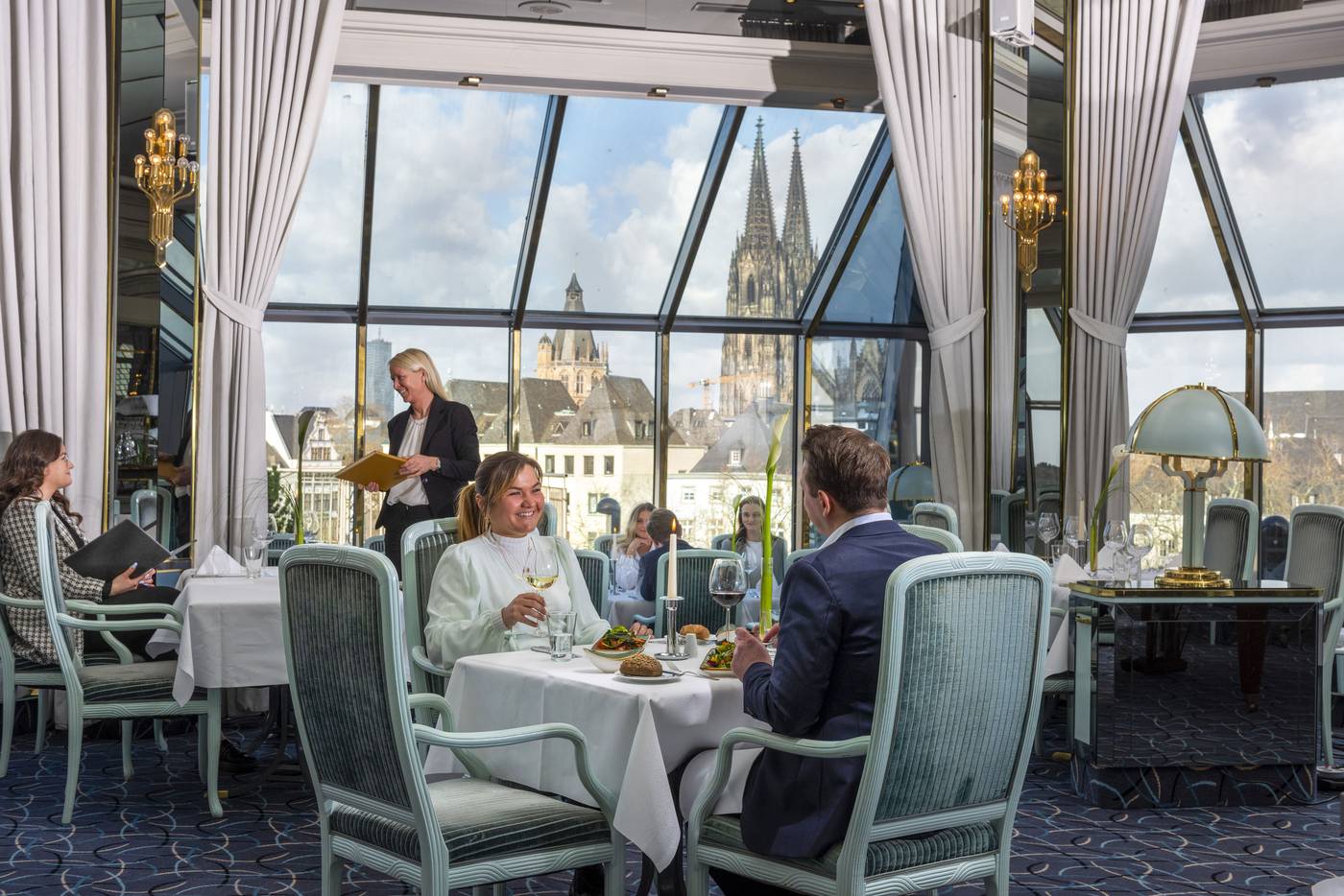 Maritim-Hotel-Cologne-Restaurant-6