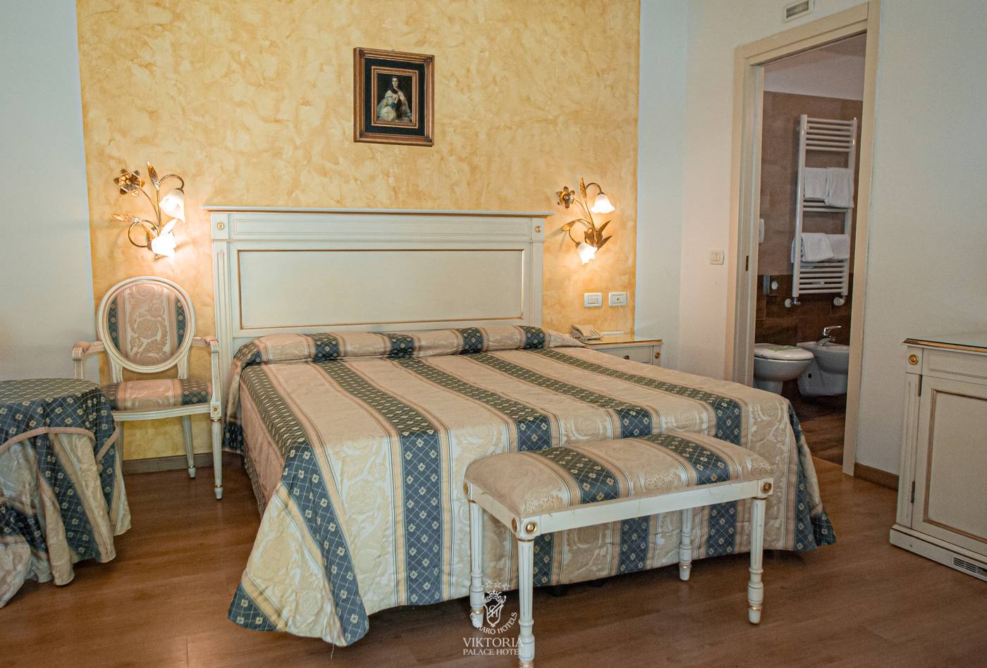 Viktoria-Palace-Room-18