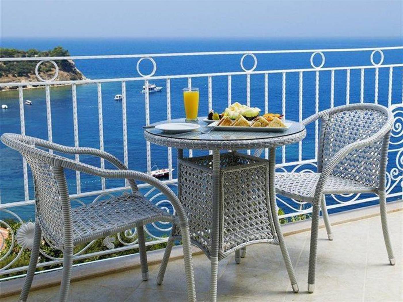 Golden-Gate-General-view-14