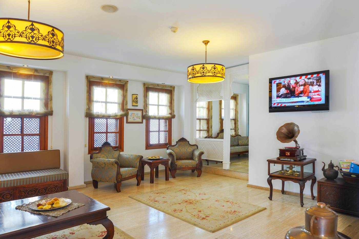 Argos-Hotel-Lobby-21