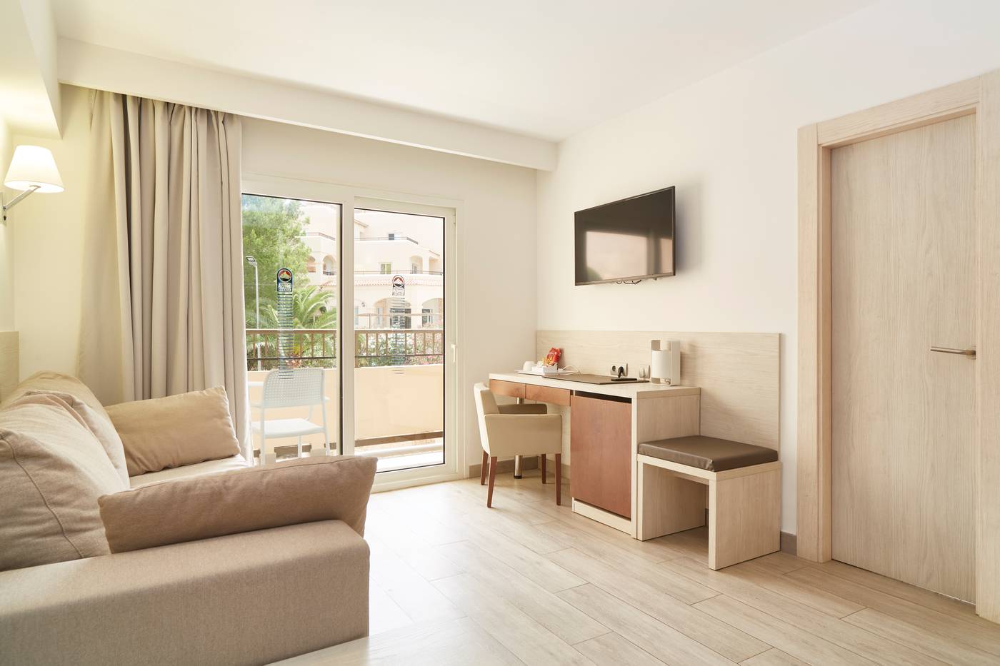 Invisa-Figueral-Resort---Cala-Blanca-Room-32