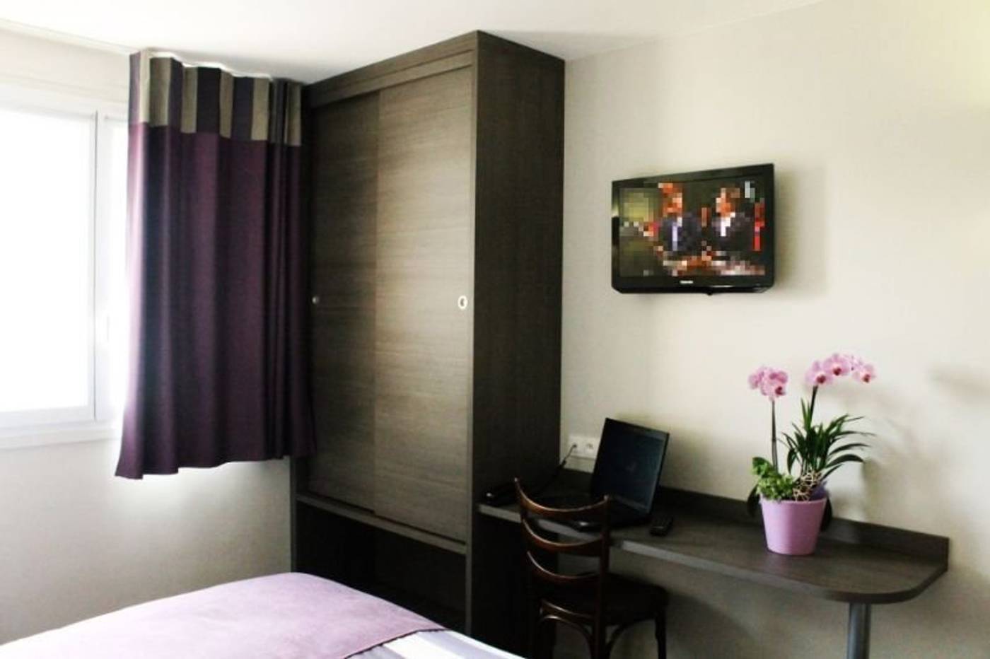 Des Rosiers-France-LOURDES-Room-6