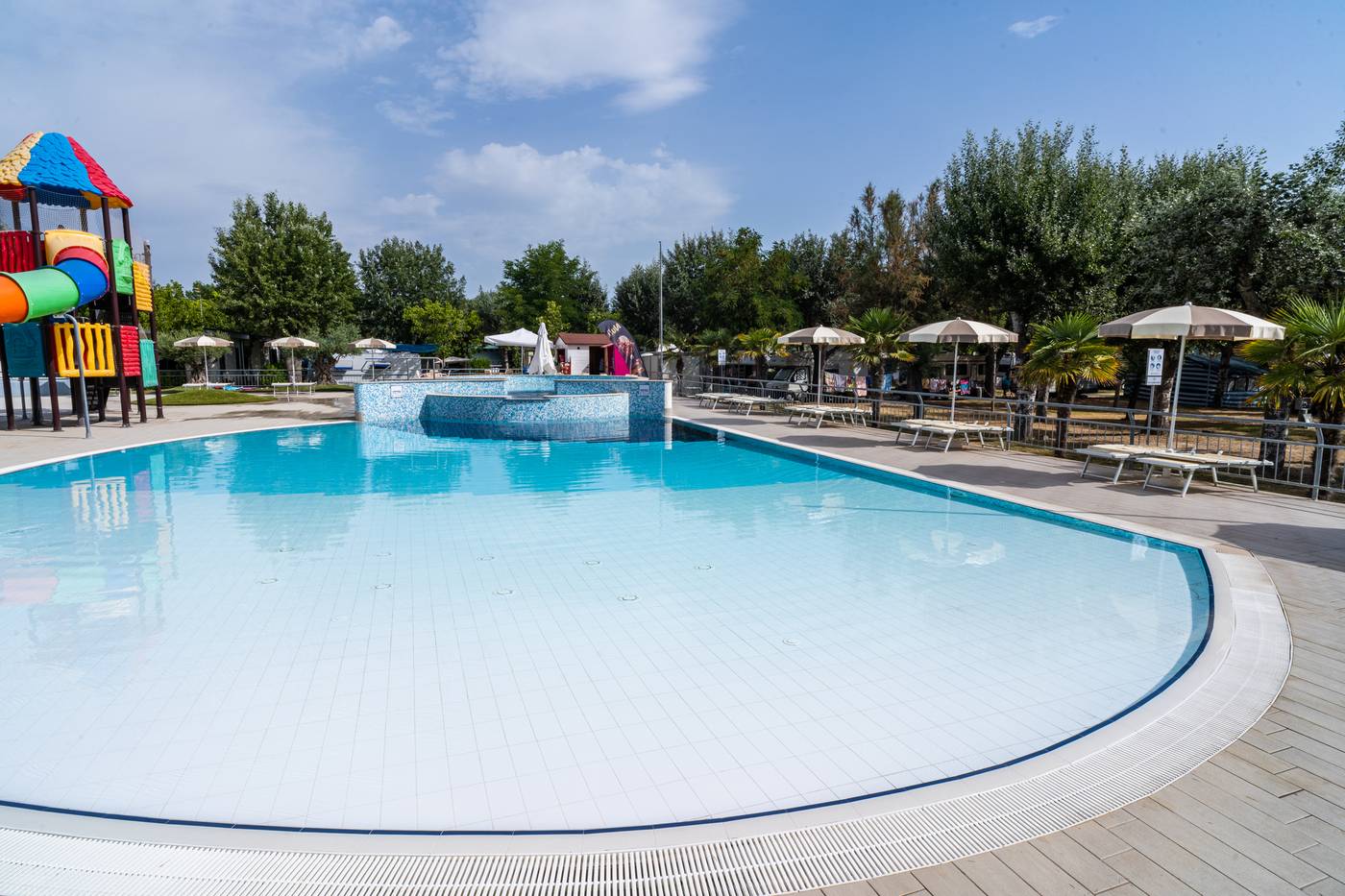 Club-del-Sole-Stork-Family-Collection-Pool-52