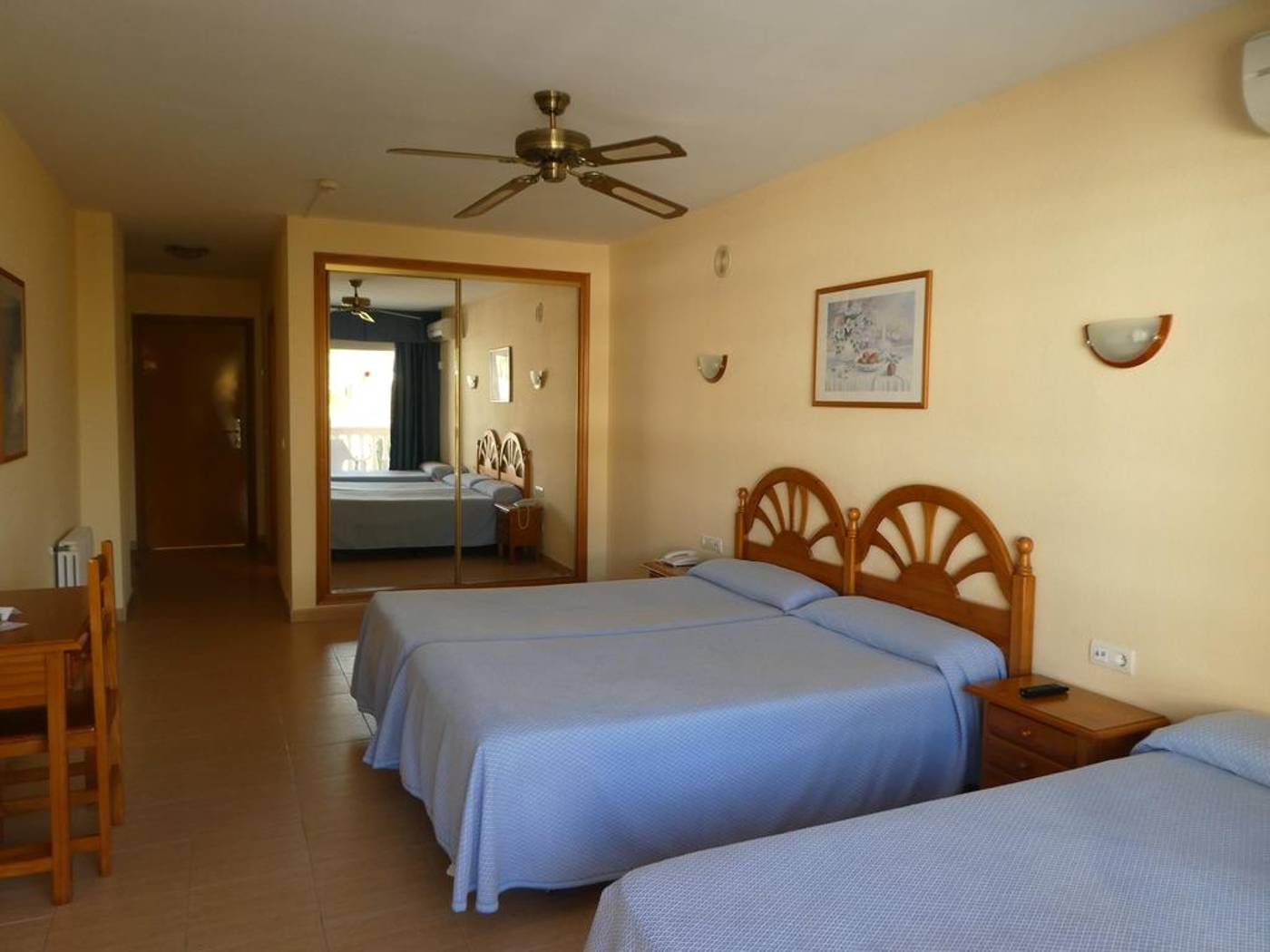 Parasol-Garden-Room-35