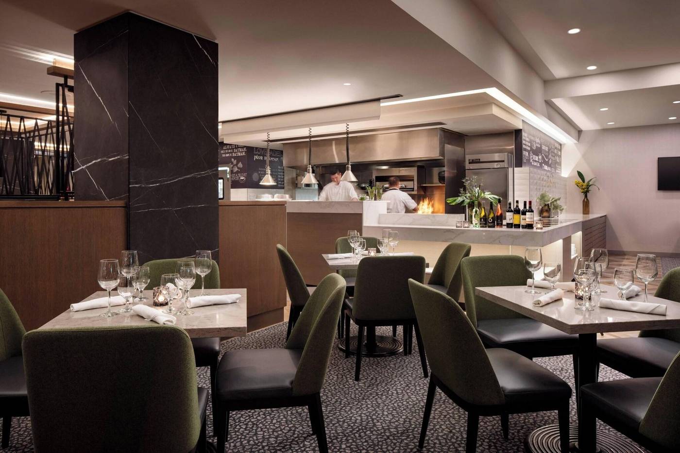 Vancouver-Airport-Marriott-Hotel-Restaurant-38