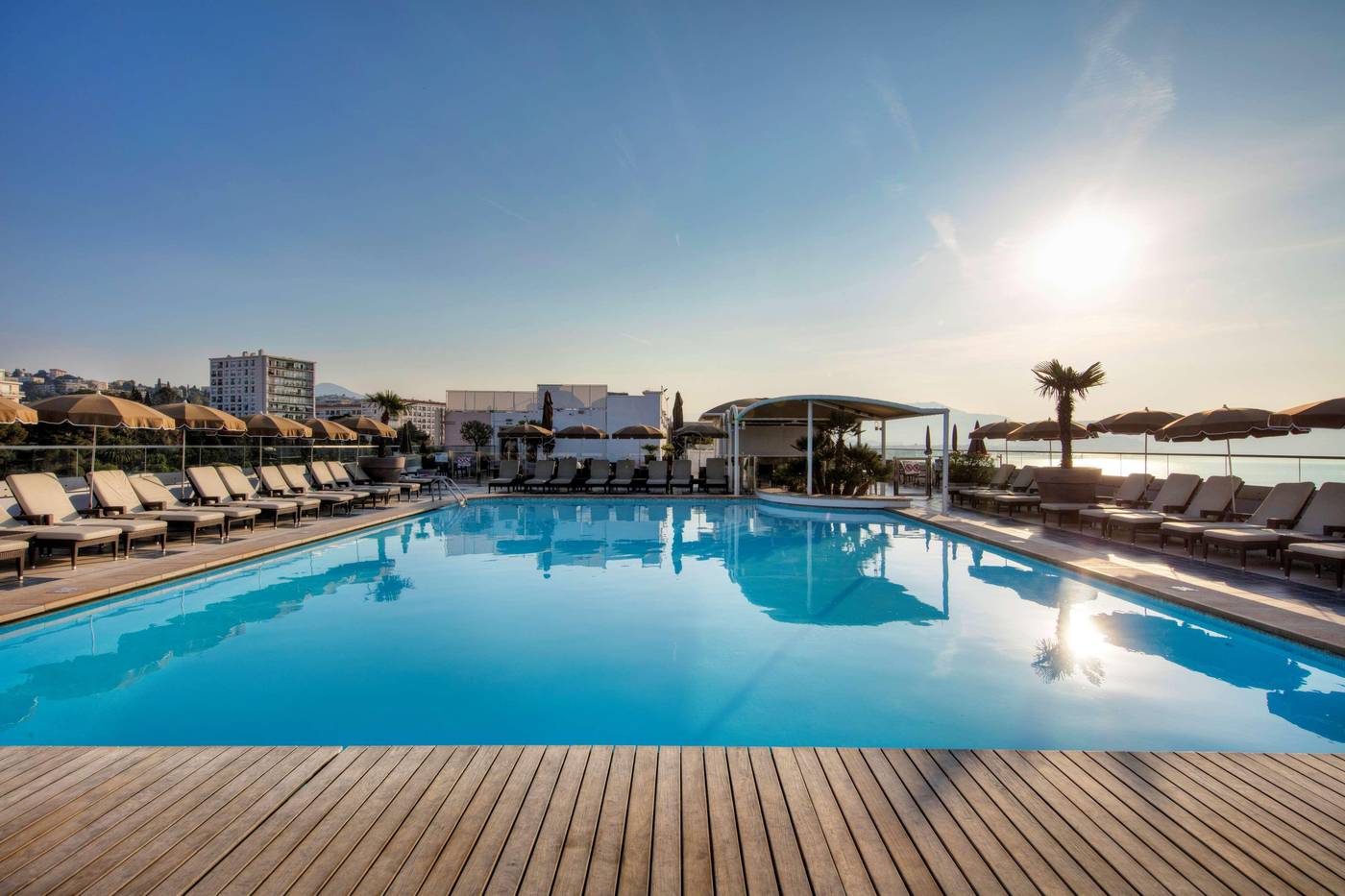 Radisson-Blu-Hotel-Nice-Pool-2