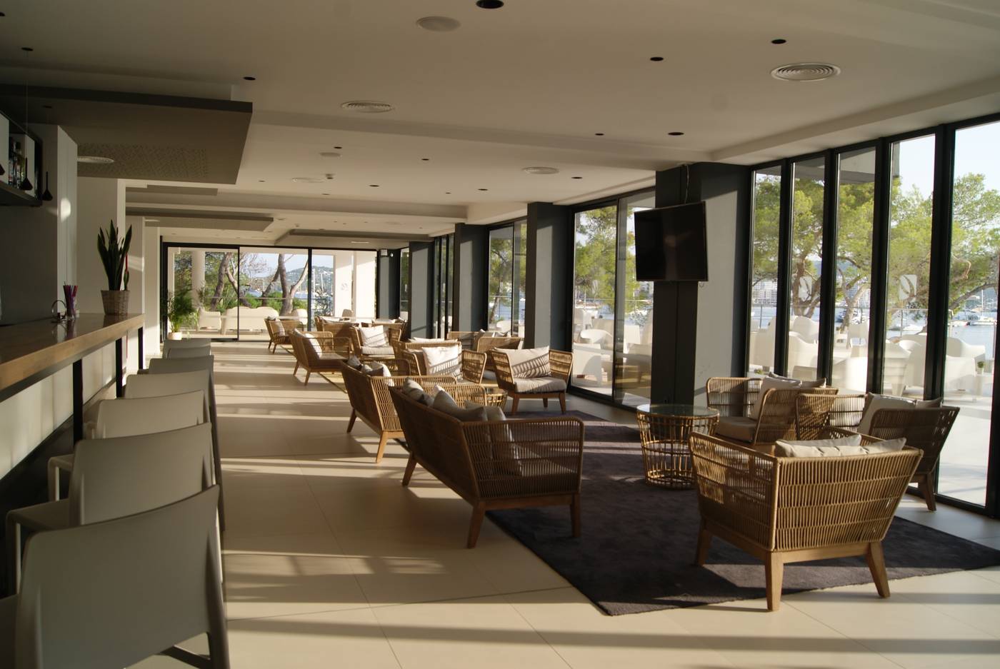 Els-Pins-Resort---Spa-Bar-54