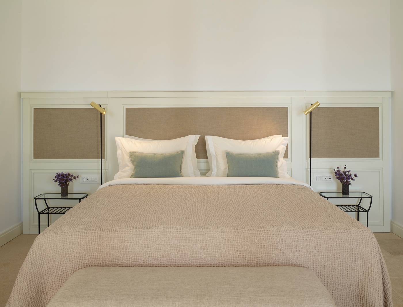 Bonzoe-Suites---Villas-Room-36