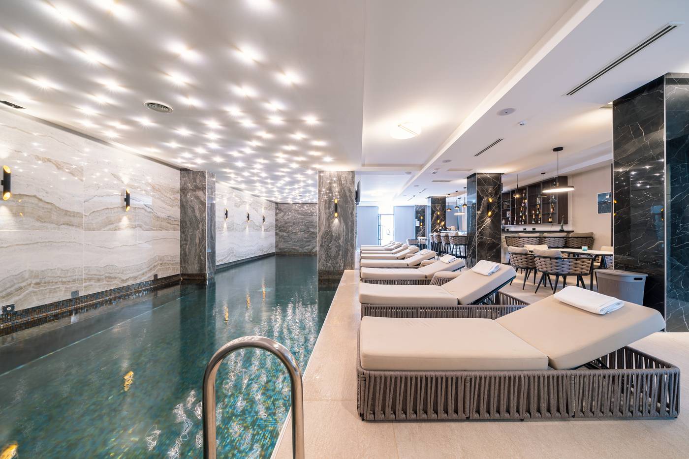 Hotel-Millennium-Pool-66