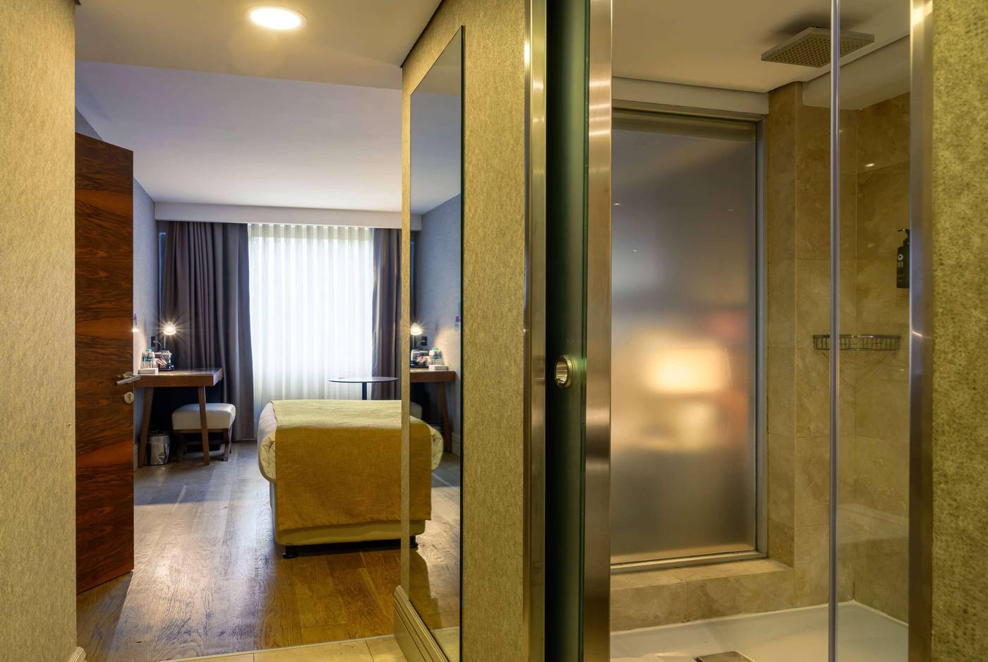 Ramada-Istanbul-Grand-Bazaar-Room-44