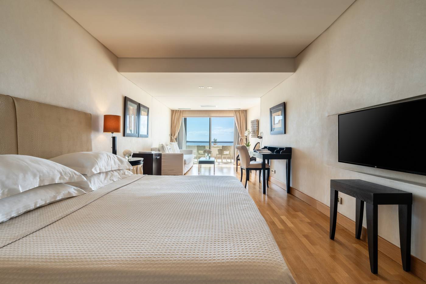 Plaza-Resort-Hotel-Room-8