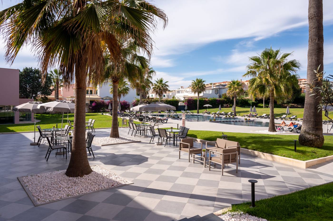 Vila-Gale-Praia-Terrace-12