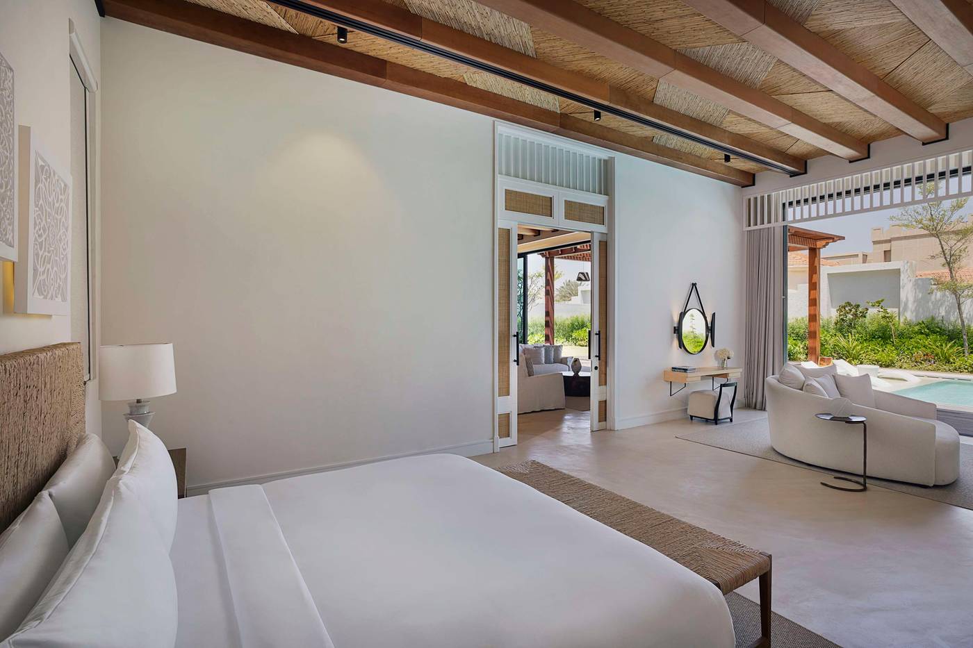 Maysan-Doha--LXR-Hotels---Resorts-Room-20