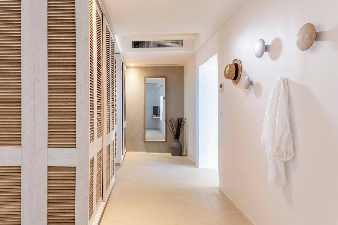 Bill---Coo-Suites-and-Lounge-Room-53