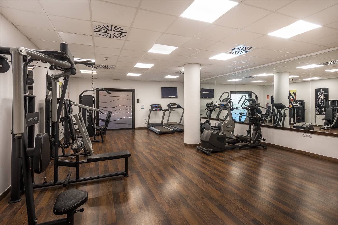 Barcelo-Tenerife-Sports-and-Entertainment-74