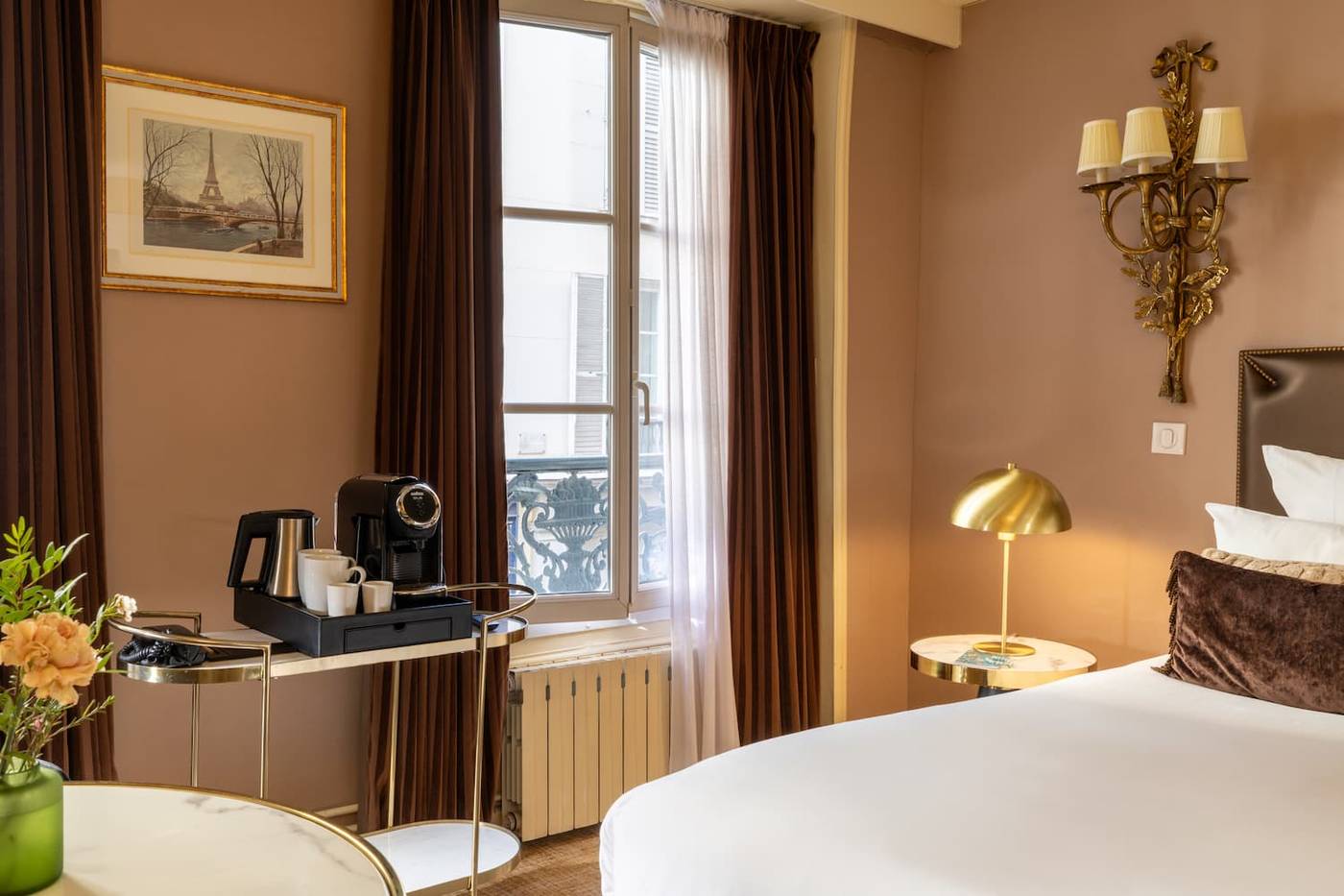 Hotel-Des-Deux-Continents-Room-3