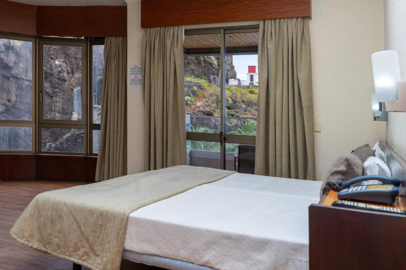 Flag-Hotel-Madeira---Ribeira-Brava-Room-10