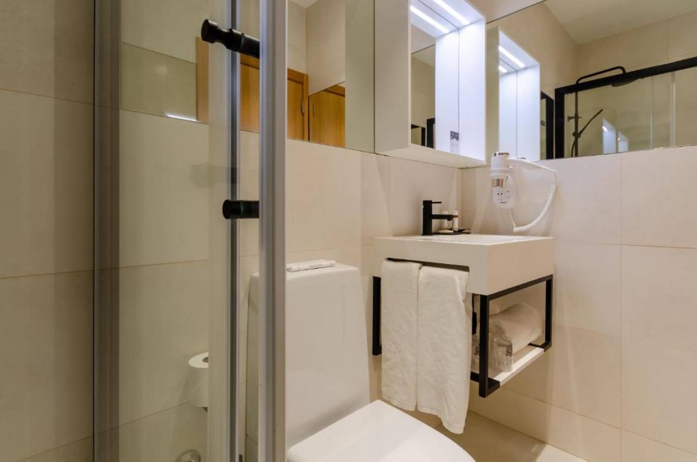 Rossio-Plaza-Hotel-Room-49