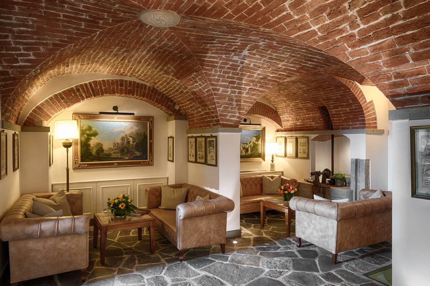 Hotel-Mulino-di-Firenze-WorldHotels-Crafted-Lobby-14
