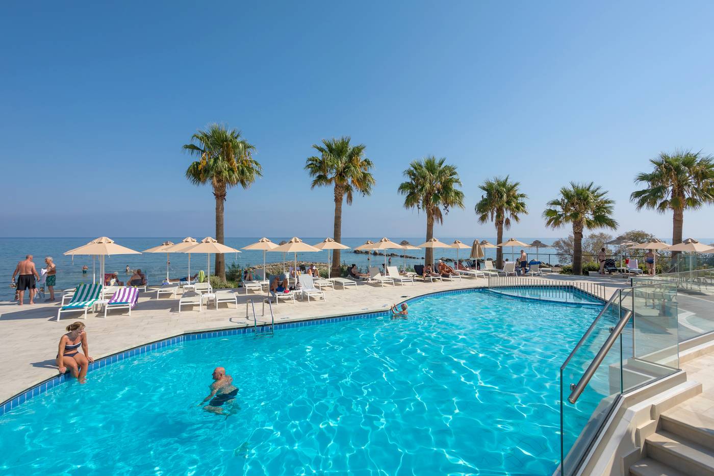 Xenos-Kamara-Beach-Pool-6