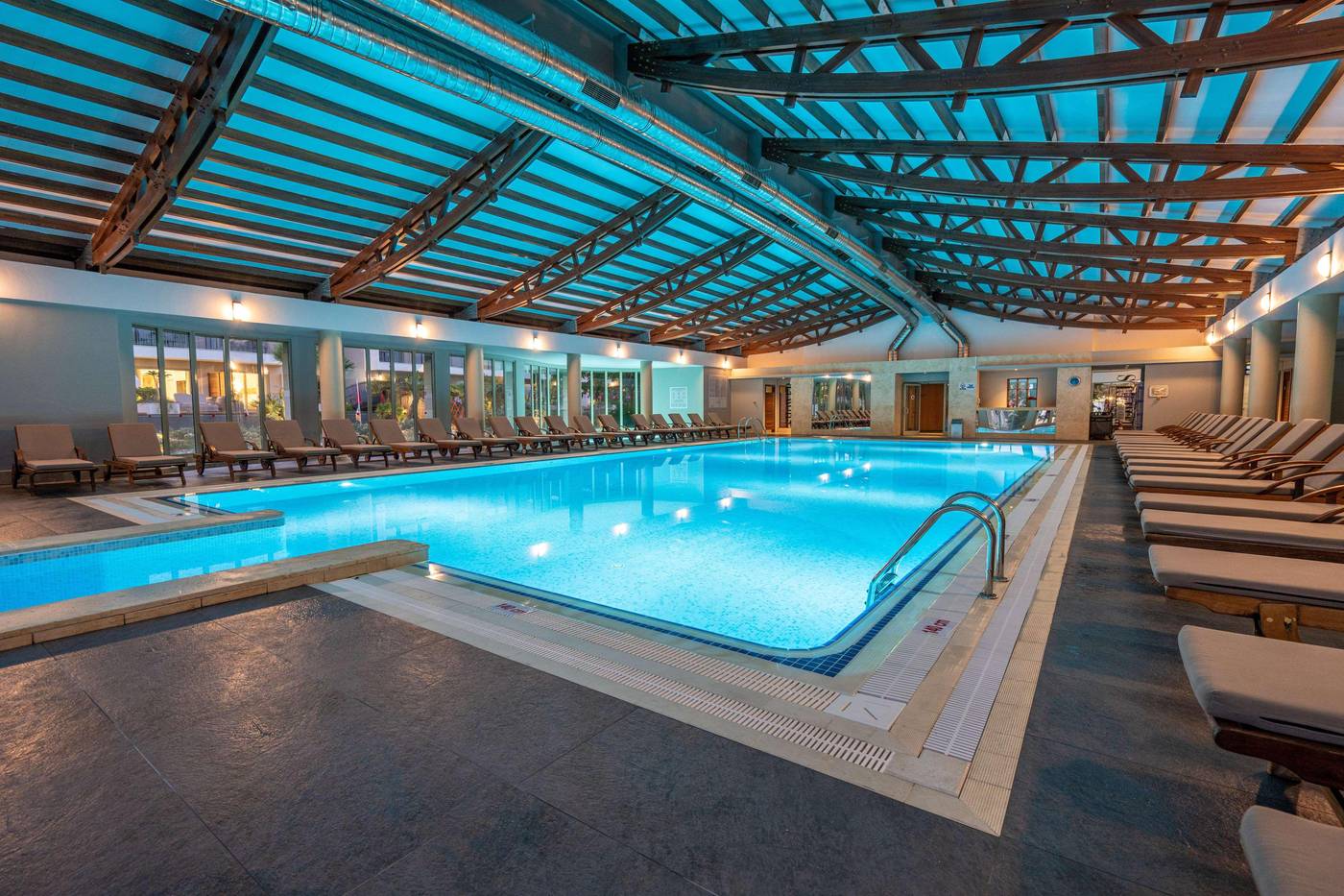 Lara-Barut-Collection-Pool-85