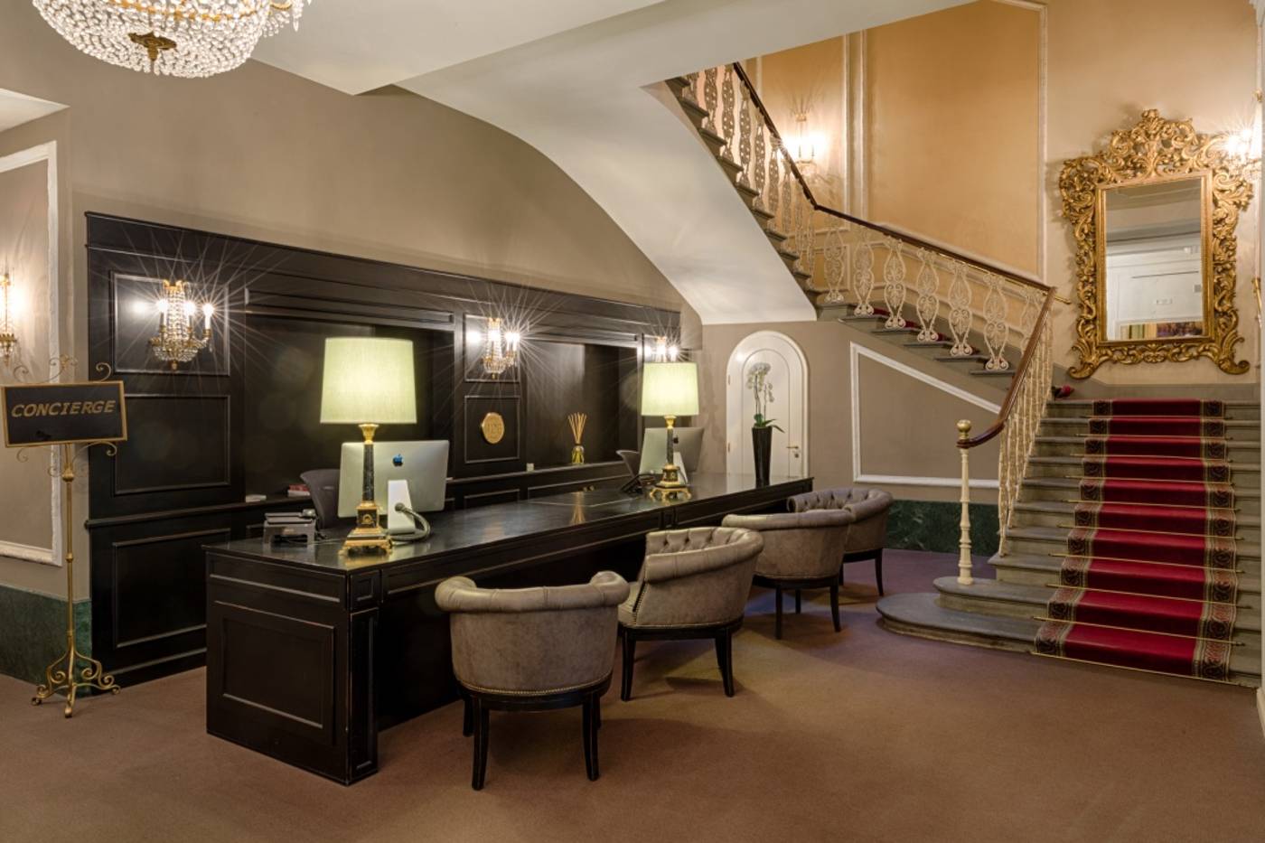 Plaza-Lucchesi-Lobby-3