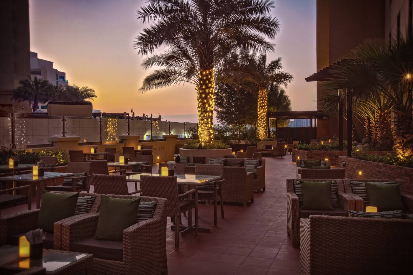 Amwaj-Rotana-Hotel-Jumeirah-Beach-General-view-9