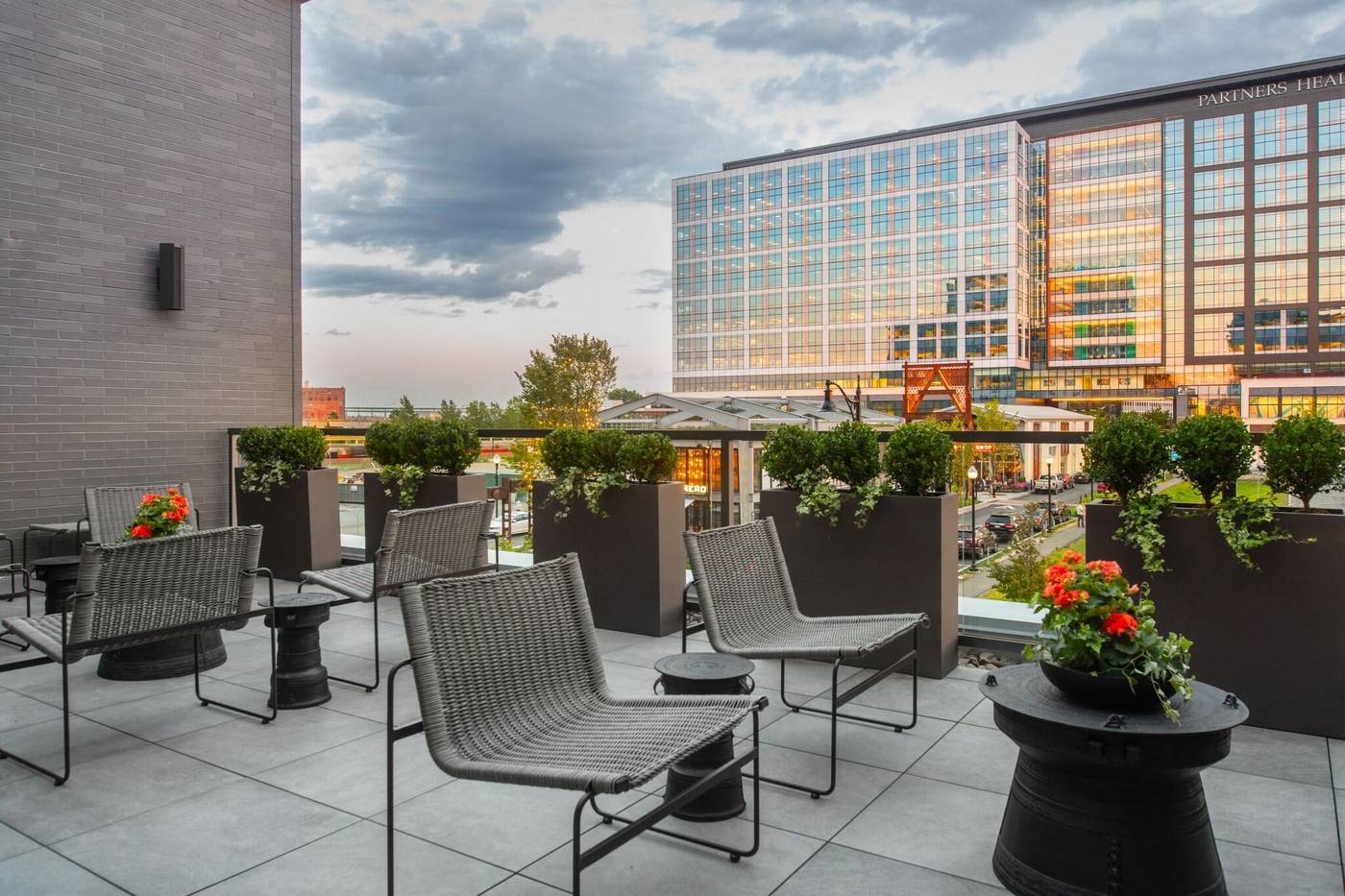 The-Row-Hotel-At-Assembly-Row--Autograph-Collectio-Terrace-55