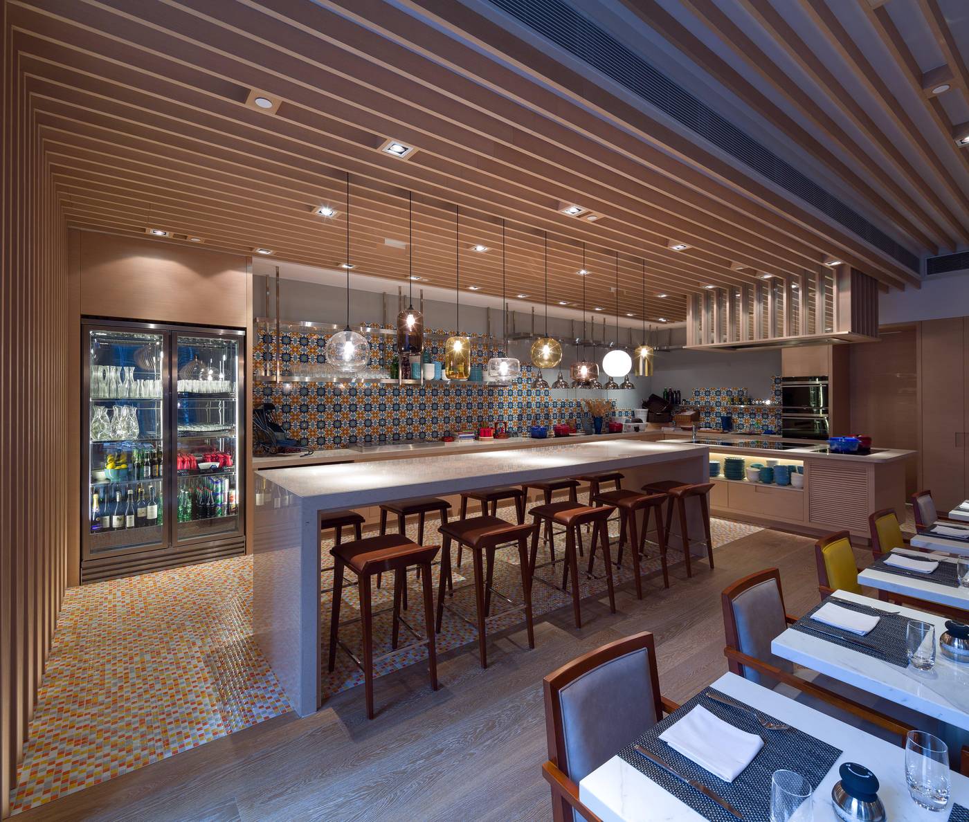 Hotel-Indigo-Hong-Kong-Island-Restaurant-15