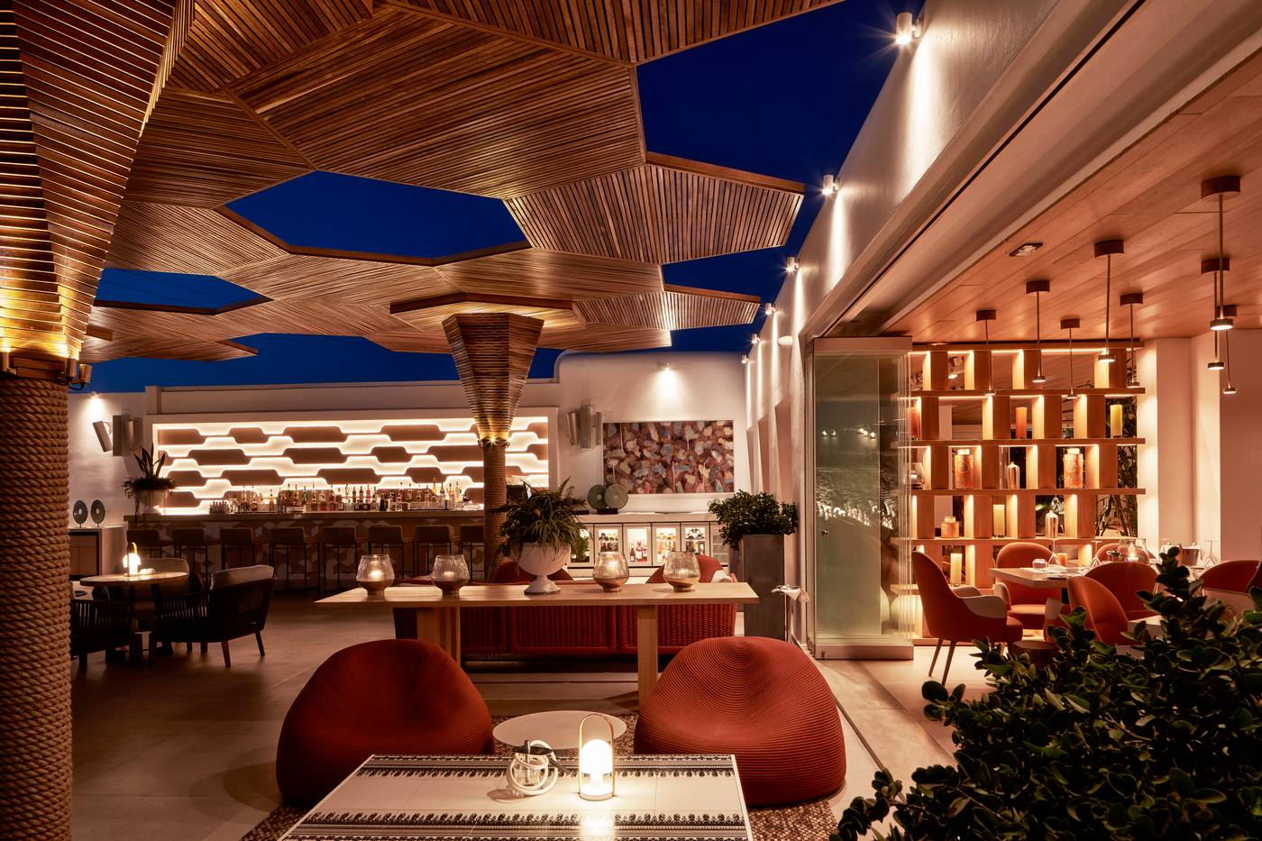 Myconian-Naia---Luxury-Suites-Restaurant-29