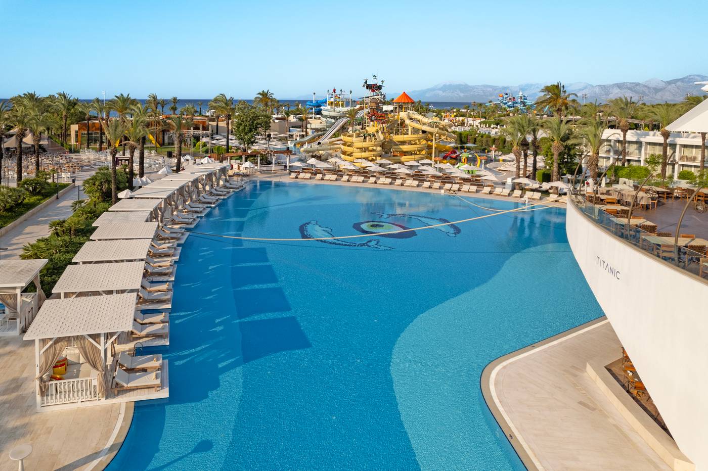 Titanic-Deluxe-Lara-Pool-4