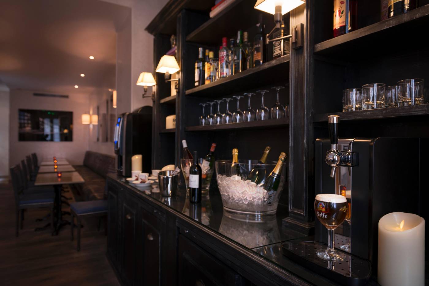 Magda-Champs-Elysees-Bar-13