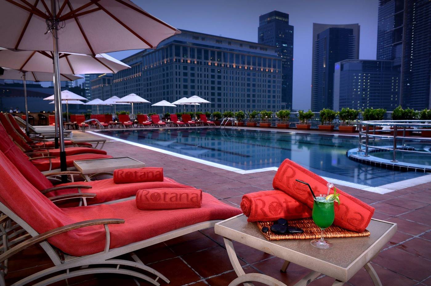 Rose-Rayhaan-by-Rotana-Pool-3