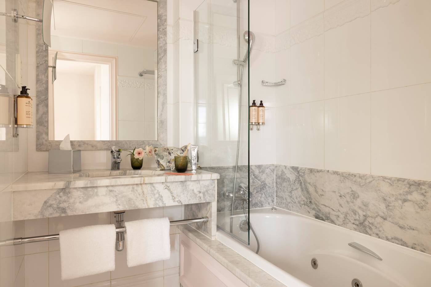 Le-Lavoisier-Room-27