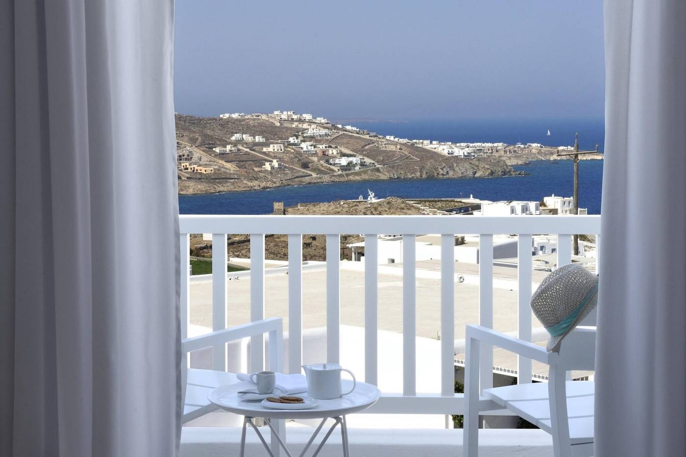 Myconian-Kyma---Design-Hotels-Room-84