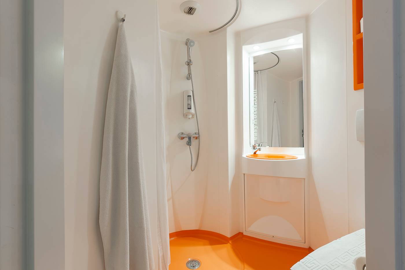 Easyhotel-Budapest-Oktogon-Room-21
