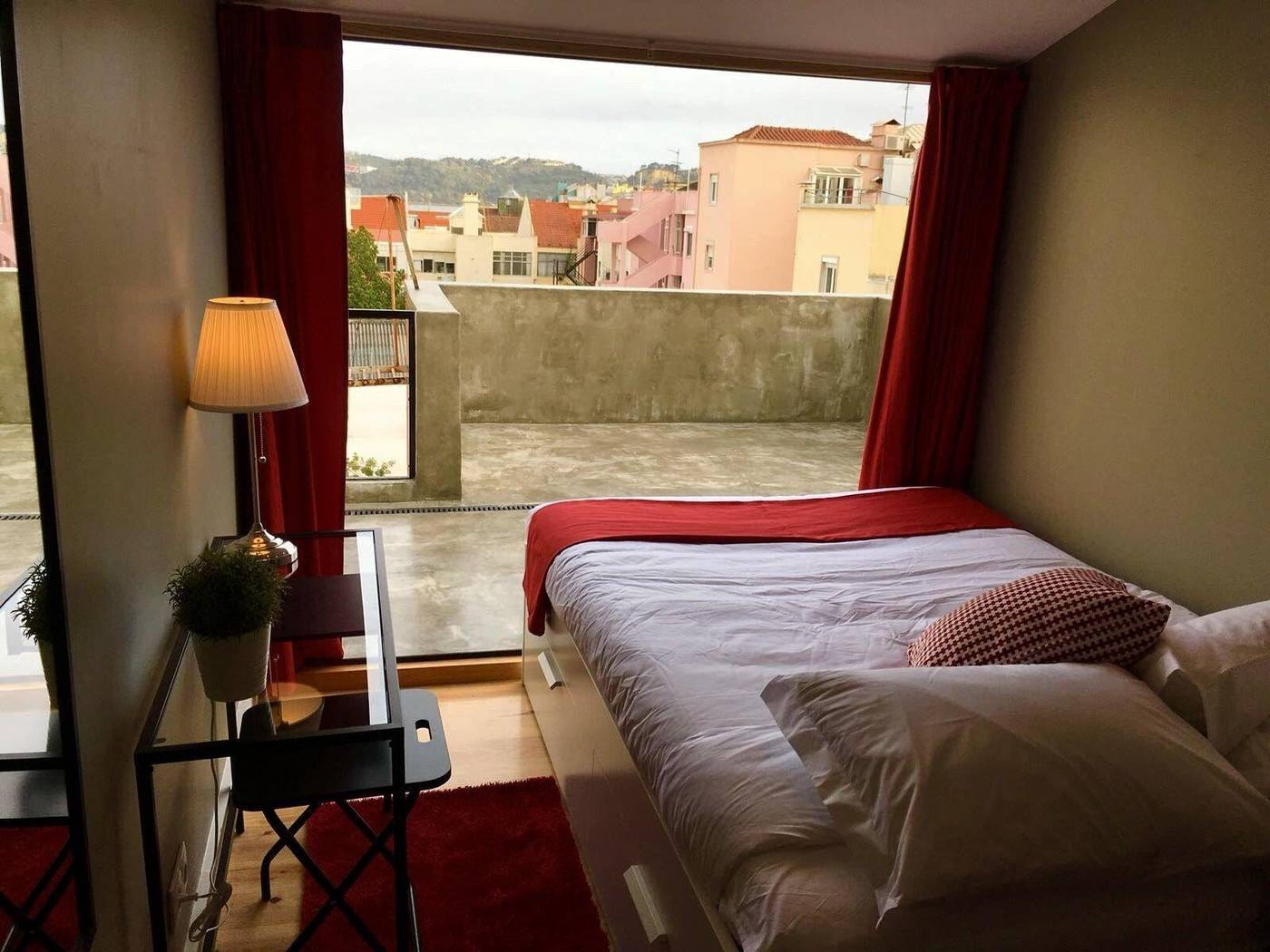 The Bridge-Portugal-LISBON-Room-2