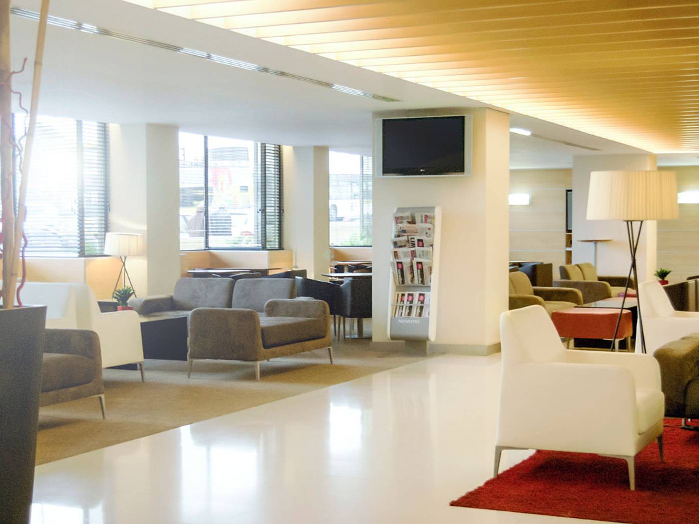 Novotel-Lisboa-Lobby-15