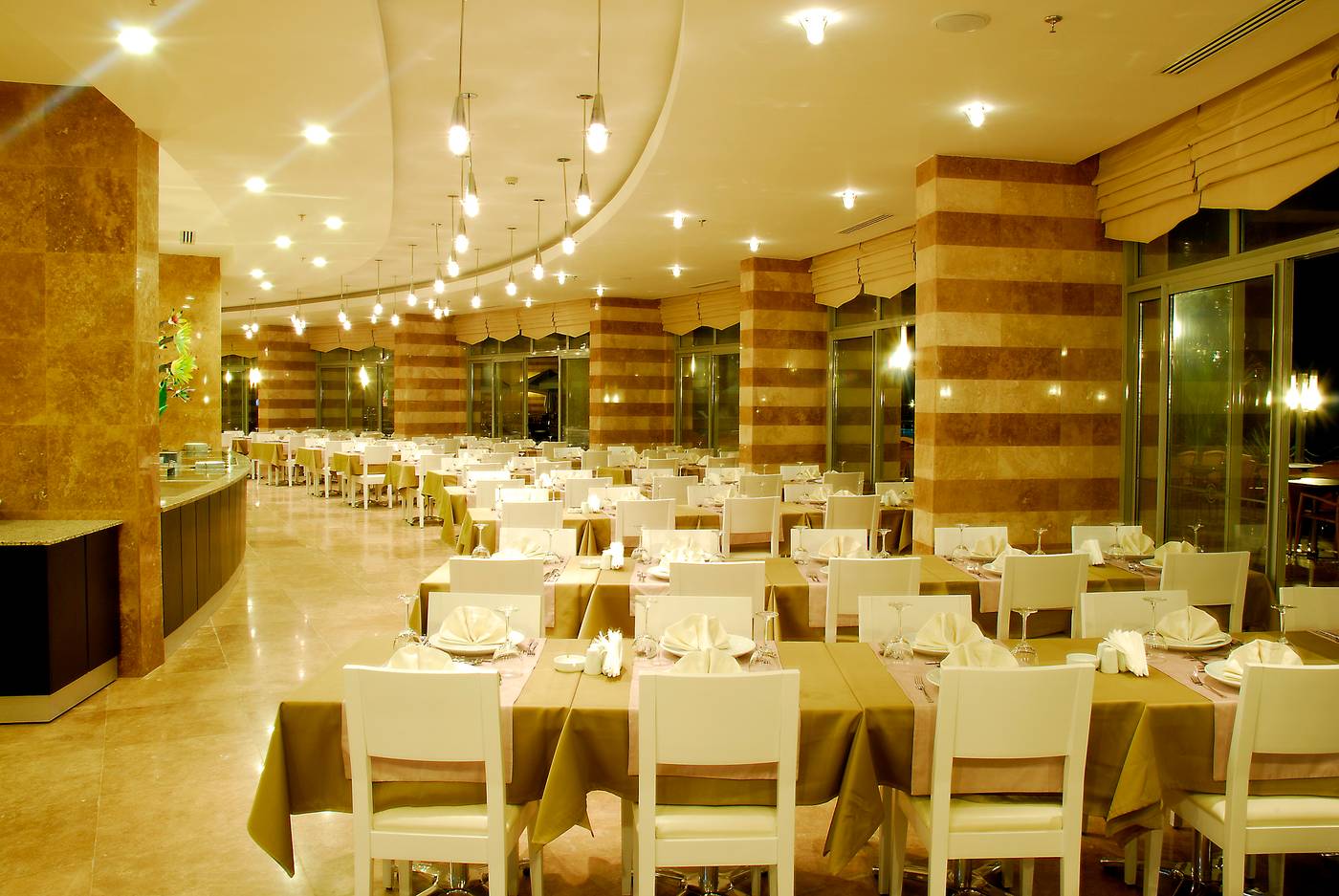 Charisma-De-luxe-Restaurant-29