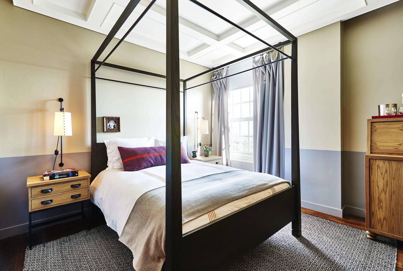 Hollywood-Roosevelt-Room-37