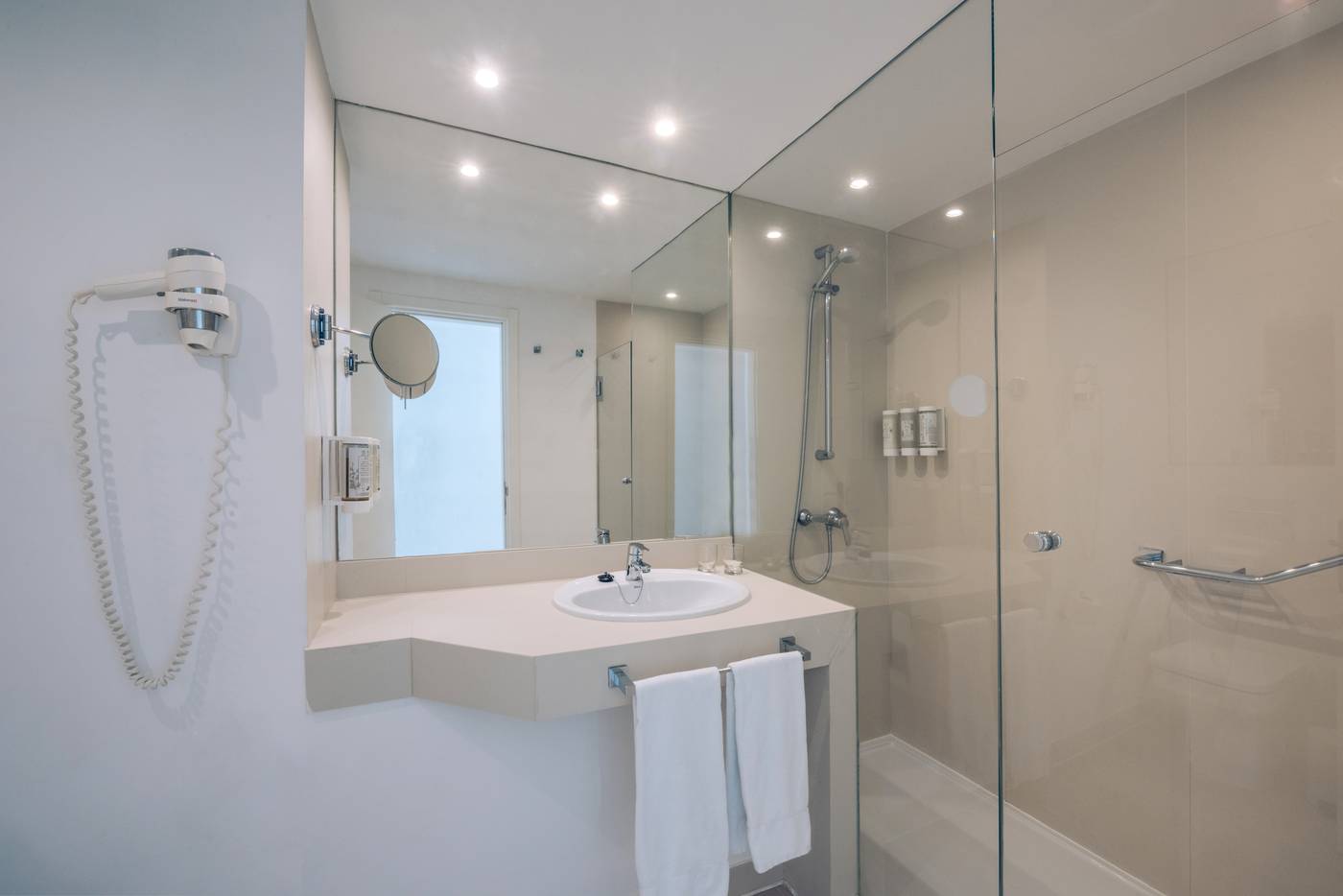 Iberostar-Waves-Bouganville-Playa-Room-27