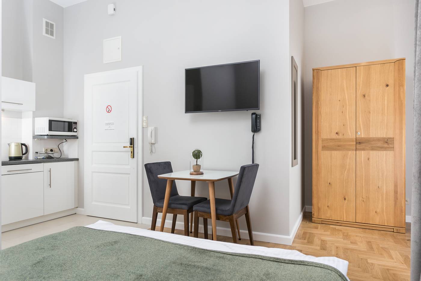 Venetian-House-Market-Square-Aparthotel-Room-33