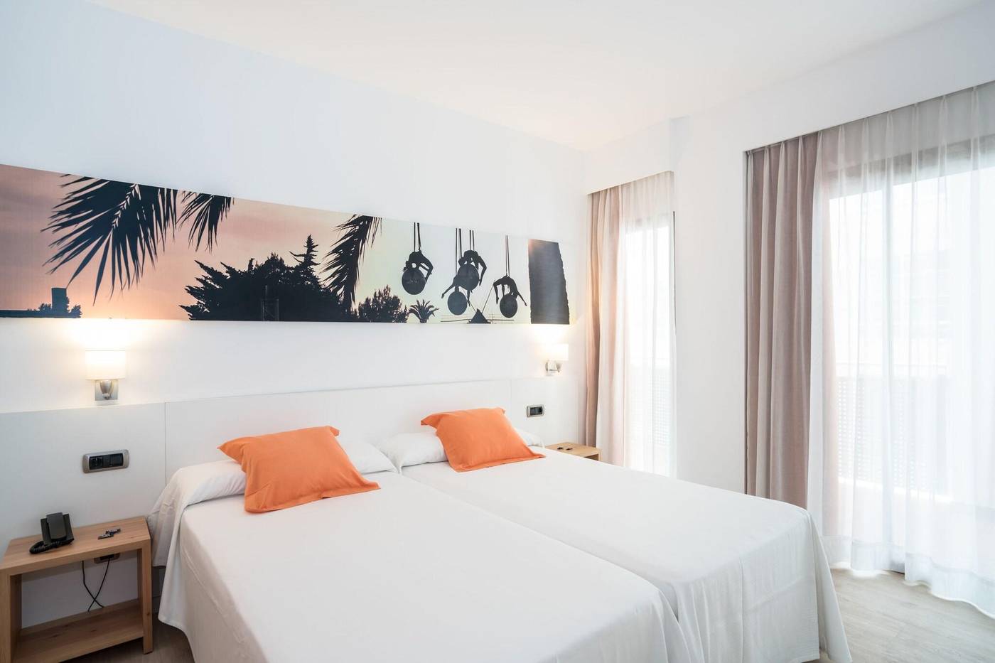 THB-Ocean-Beach-Room-28