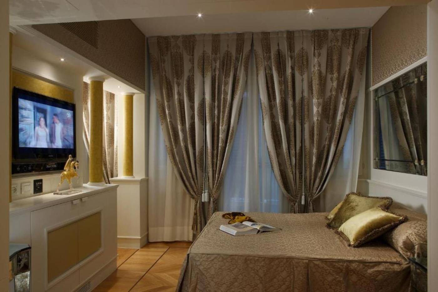Canaletto-Suites-Room-5