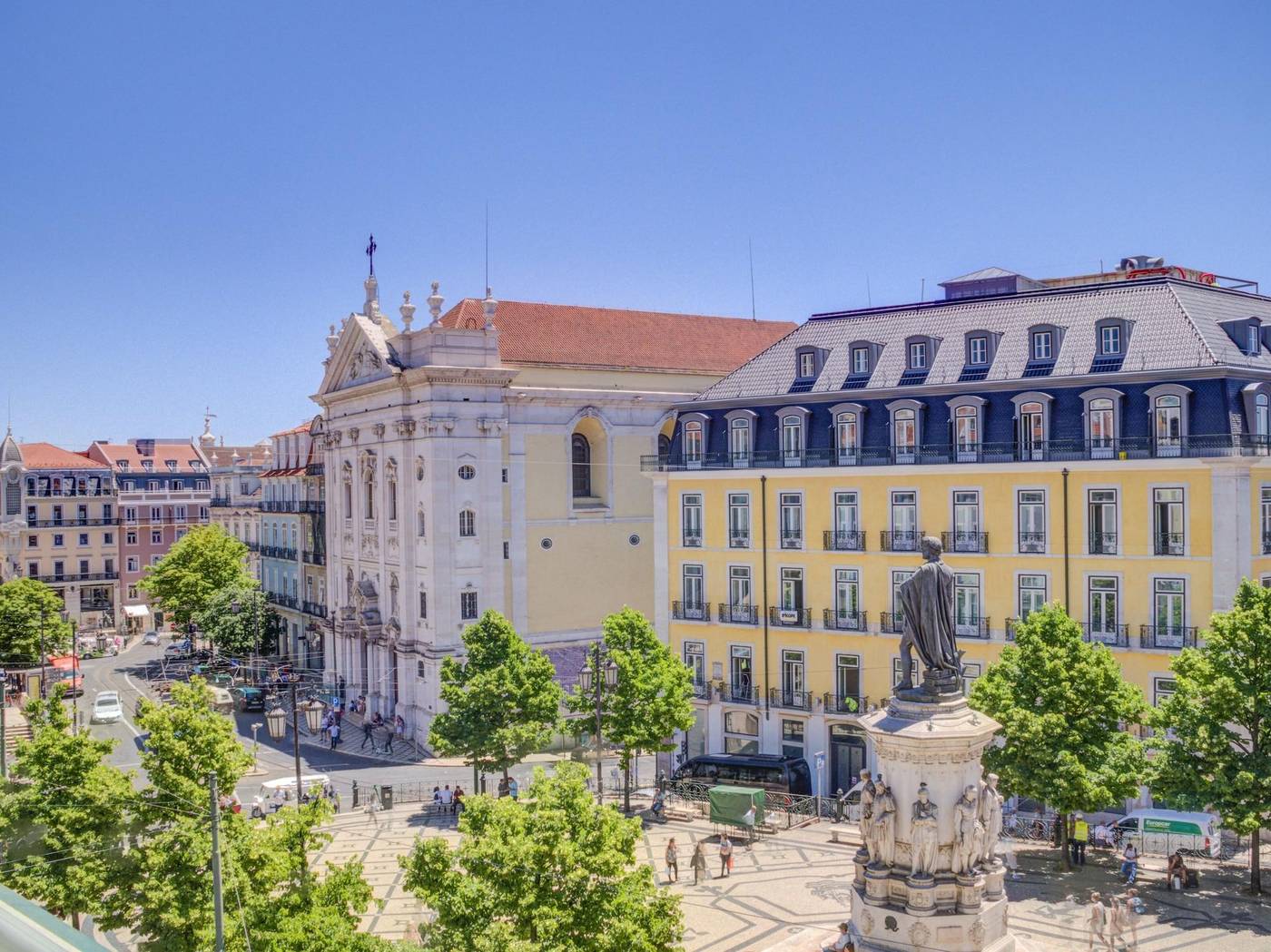 Solar-Dos-Poetas-Room-70