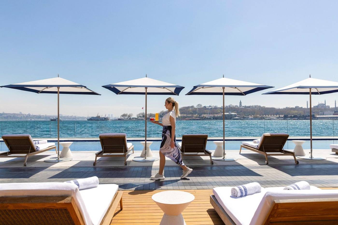 The-Peninsula-Istanbul-Pool-59